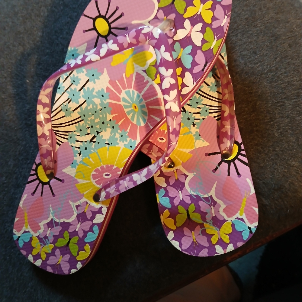 Vera Bradley flip flops